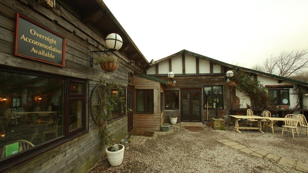 The Edge Accommodation Huddersfield Buitenkant foto
